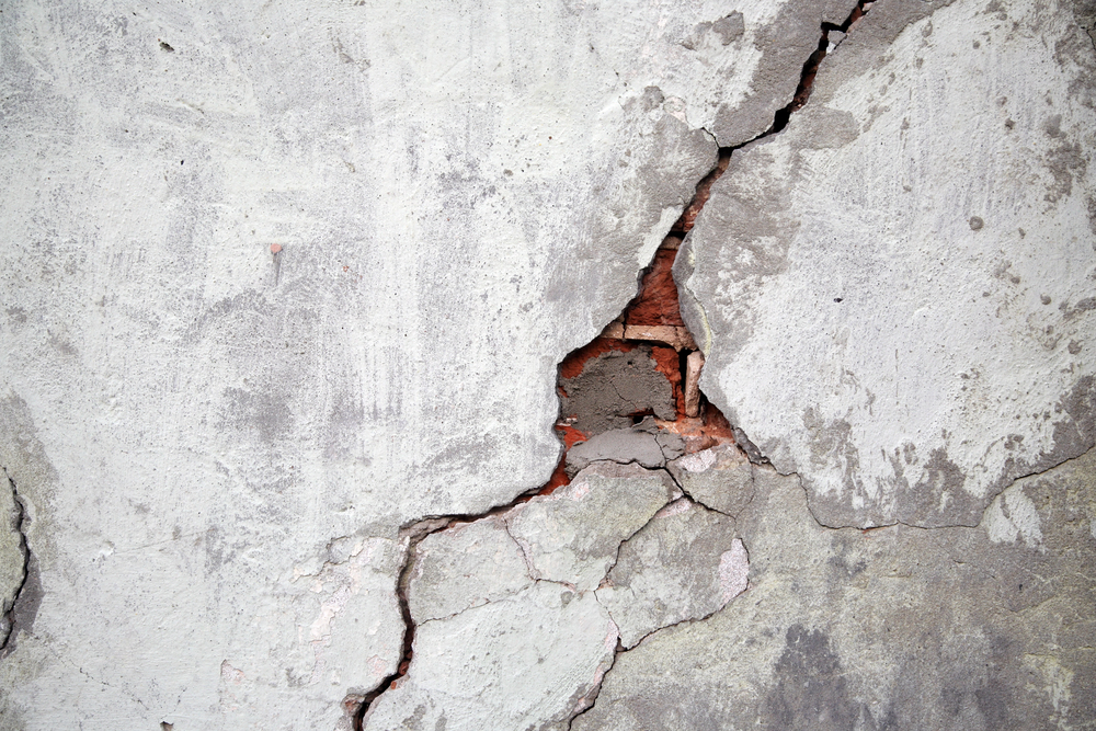 cracks in foundation wall