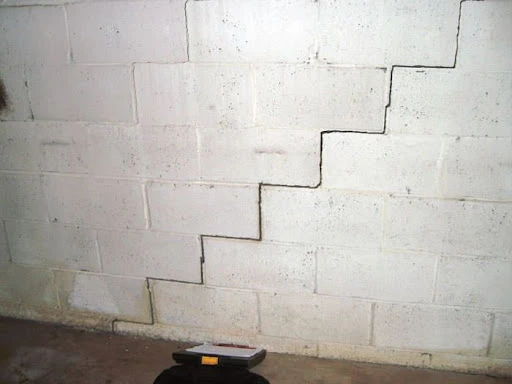 wall crack