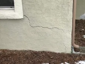 crack in wall outside